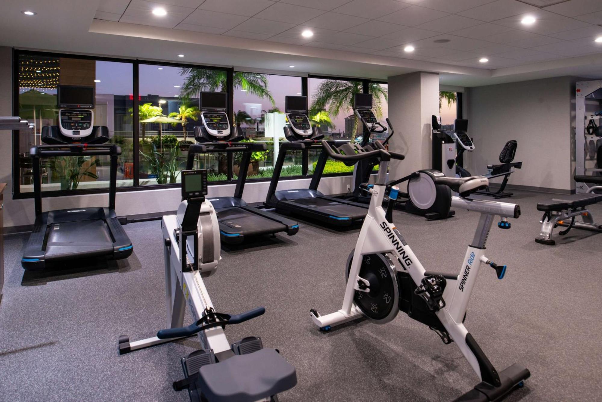 Home2 Suites By Hilton Tampa Downtown Channel District Екстериор снимка