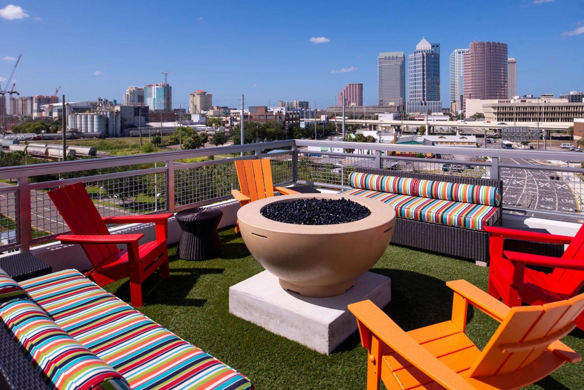 Home2 Suites By Hilton Tampa Downtown Channel District Екстериор снимка